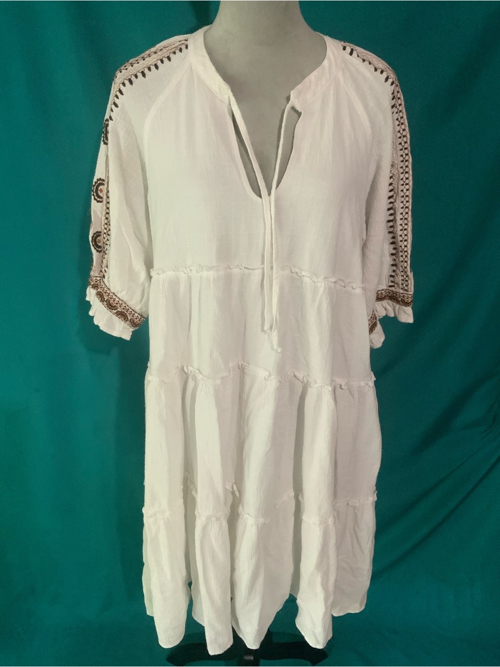 EN CREME, TIERED BOHEMIAN DRESS W/RED & BLACK GEOMETRIC EMBROIDERED 3/4 SLEEVES